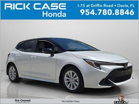 Used 2025 Toyota Corolla SE w/ SE Package FWD image 1