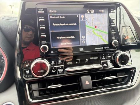 Used 2020 Toyota Highlander Limited AWD/4WD image 15