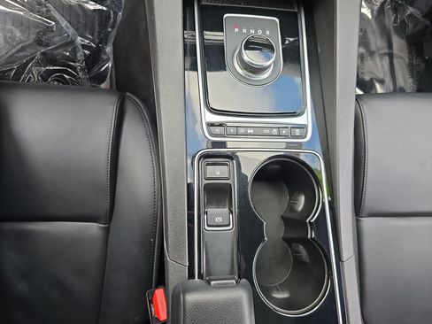 Used 2017 Jaguar F-PACE Premium AWD/4WD image 27
