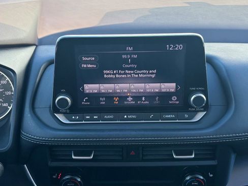 Used 2023 Nissan Rogue SV w/ SV Premium B Package image 37