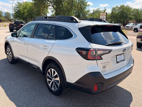 Used 2022 Subaru Outback Premium AWD/4WD image 9