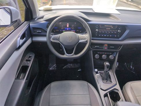 Used 2023 Volkswagen Taos SE image 16