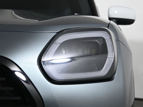 New 2025 MINI Cooper Countryman SE w/ Comfort Package Max image 10