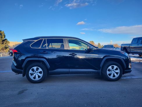 Used 2019 Toyota RAV4 LE image 2