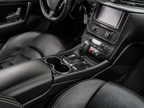 Used 2015 Maserati GranTurismo Sport RWD image 19