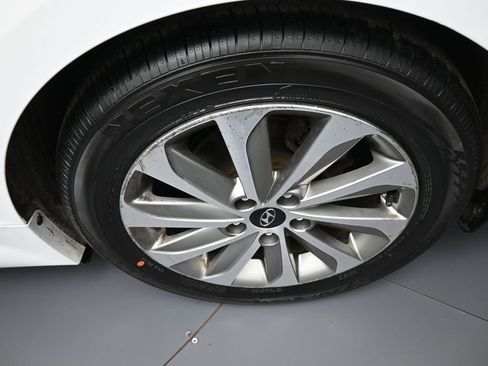 Used 2016 Hyundai Sonata Sport w/ Option Group 03 FWD image 15