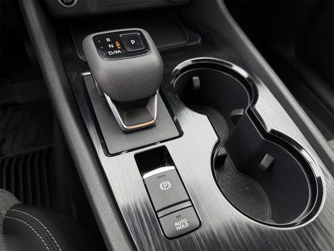 Used 2023 Nissan Rogue SV image 21