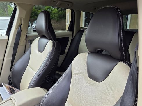 Used 2012 Volvo XC60 T6 image 10