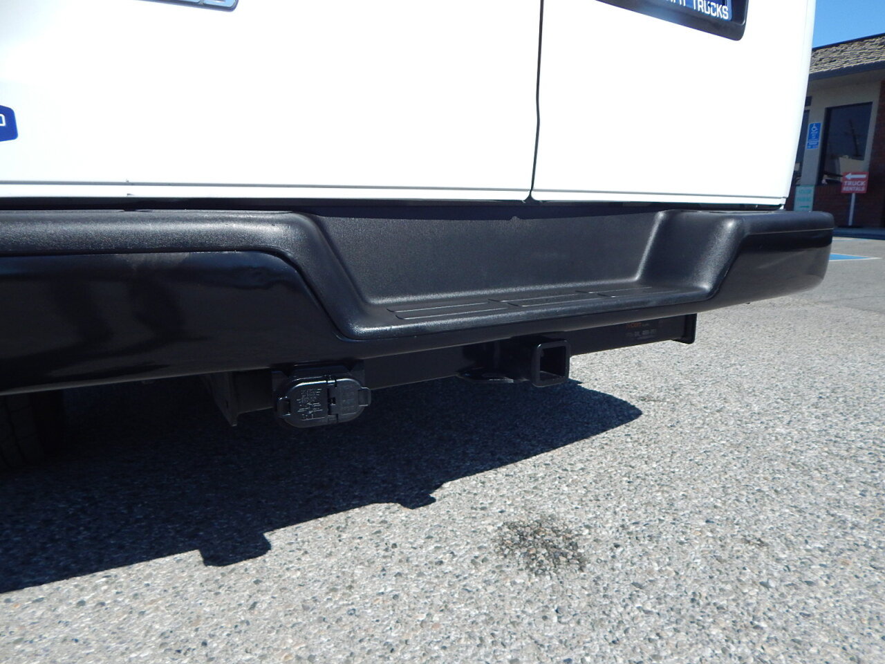 Used 2021 Chevrolet Express 2500 w/ Driver Convenience Package RWD image 12