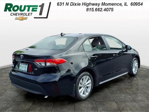 Used 2026 Toyota Corolla LE w/ LE Premium Package FWD image 4