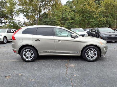 Used 2015 Volvo XC60 T5 Platinum image 2