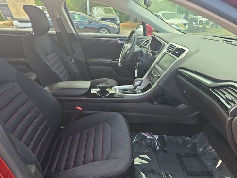 Used 2014 Ford Fusion SE image 10
