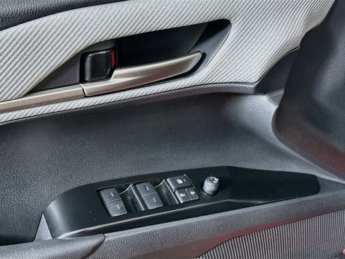 Used 2026 Toyota Camry SE w/ Convenience Package FWD image 15