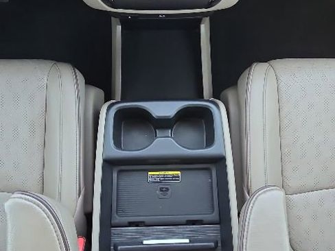 Used 2023 Honda Odyssey Elite image 43