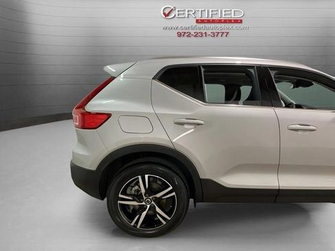 Used 2025 Volvo XC40 B5 Core image 92