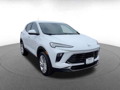 Used 2025 Buick Encore GX Preferred image 3