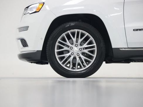 Used 2018 Jeep Grand Cherokee Summit AWD/4WD image 12