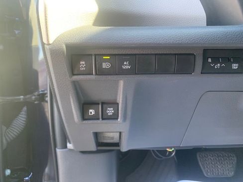 Used 2023 Toyota Sienna XLE image 14