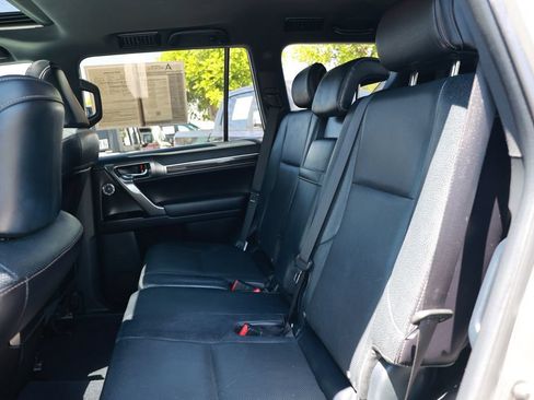 Used 2023 Lexus GX 460 Luxury w/ Off Road Package AWD/4WD image 34