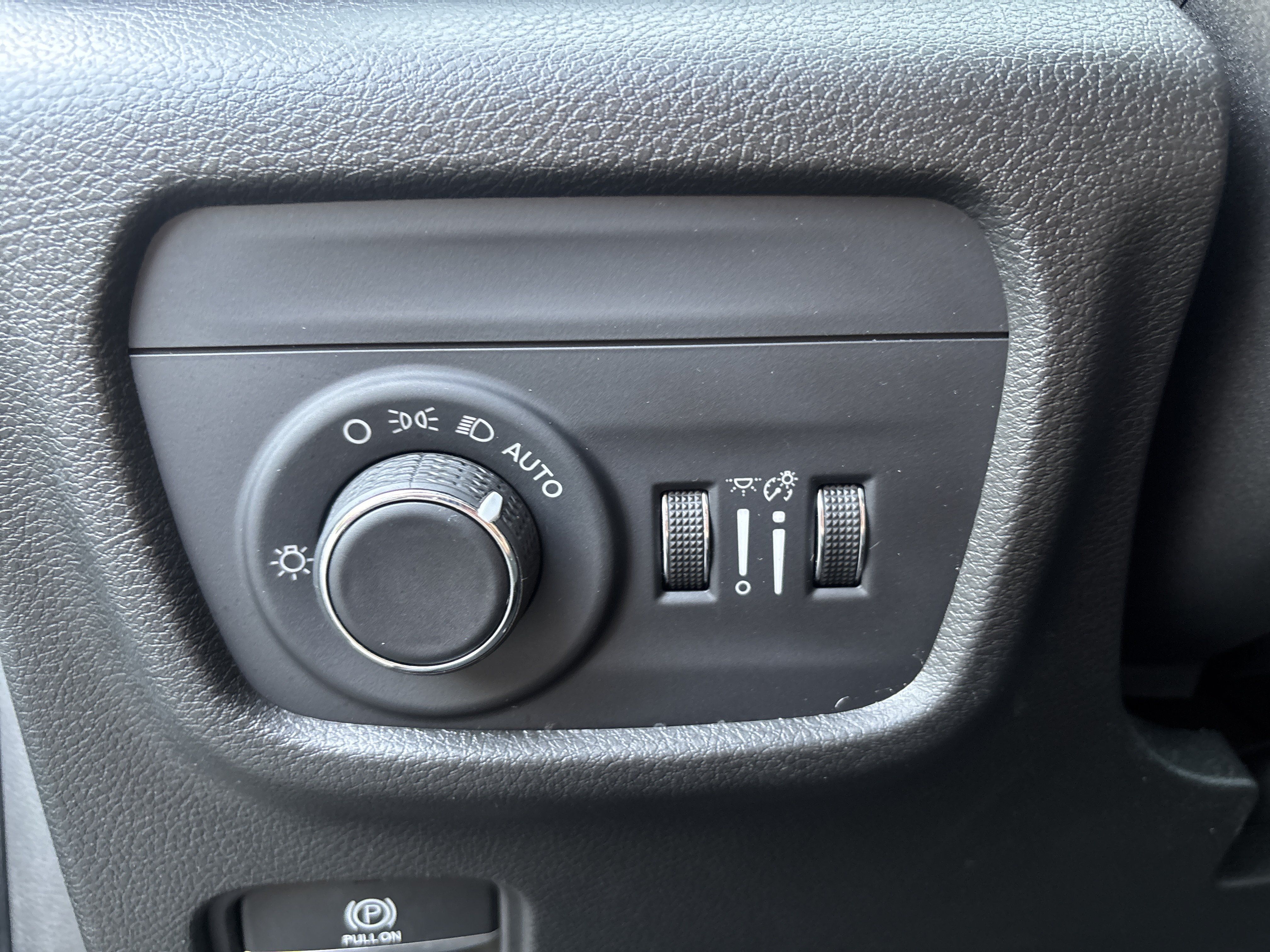 Used 2023 Jeep Grand Cherokee Altitude AWD/4WD image 34