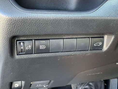 Used 2022 Toyota RAV4 XLE Premium image 24