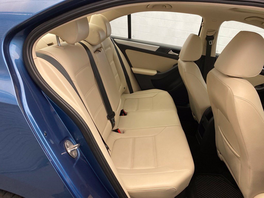 Used 2018 Volkswagen Jetta SEL FWD image 14