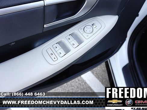 Used 2025 Hyundai Sonata SEL FWD image 35