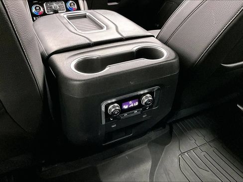 Used 2021 GMC Yukon Denali w/ Denali Premium Package AWD/4WD image 30