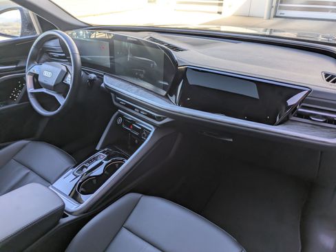 Certified 2025 Audi Q5 Premium w/ Convenience Package AWD/4WD image 29