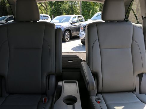 Used 2018 Toyota Highlander XLE FWD image 30