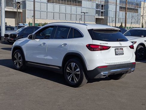 Used 2025 Mercedes-Benz GLA 250 image 11
