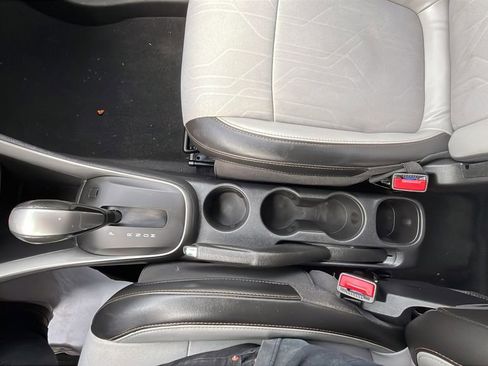 Used 2020 Chevrolet Trax LT w/ LT Convenience Package image 13