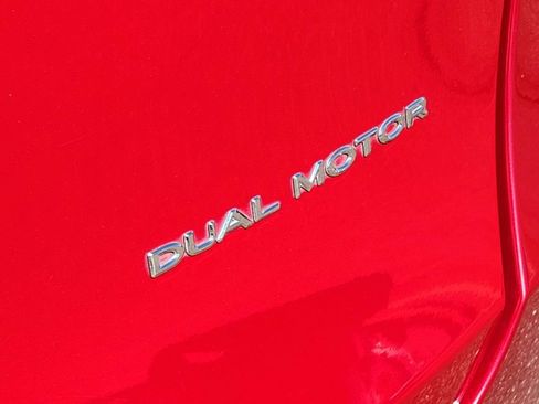 Used 2023 Tesla Model Y Long Range AWD/4WD image 31