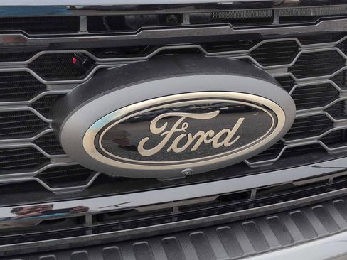 New 2026 Ford F250 Lariat w/ Black Appearance Package image 17