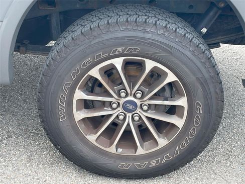 Used 2020 Ford F150 XLT w/ Equipment Group 302A Luxury AWD/4WD image 8