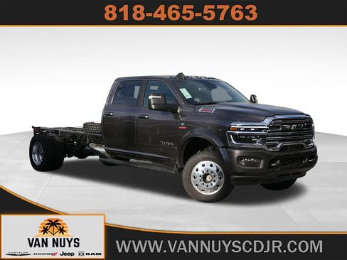 New 2026 RAM 5500 4x4 Crew Cab w/ Laramie Trim Package image 1