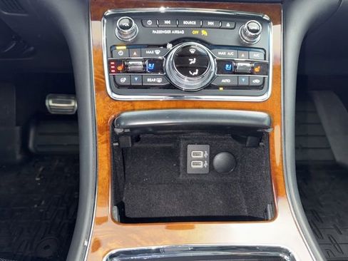 Used 2020 Lincoln Continental Black Label w/ Rear Seat Amenities Package image 23