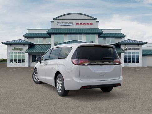 New 2026 Chrysler Voyager LX image 3