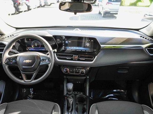 Used 2024 Chevrolet TrailBlazer LT FWD image 12