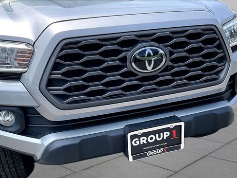 Used 2021 Toyota Tacoma TRD Off-Road w/ Technology Package AWD/4WD image 29