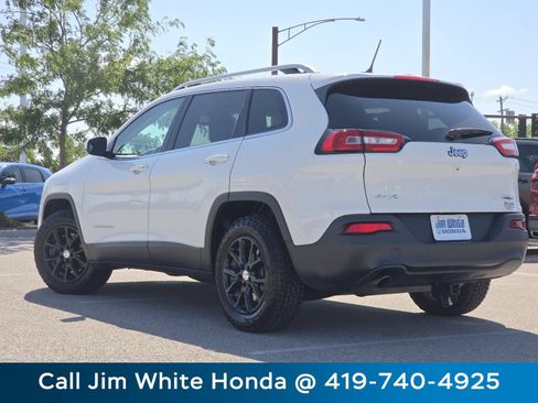 Used 2015 Jeep Cherokee Latitude w/ Comfort/Convenience Group AWD/4WD image 12