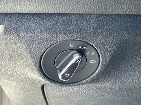 Used 2025 Volkswagen Jetta Sport FWD image 20
