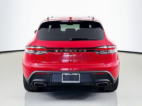 Certified 2025 Porsche Macan image 10