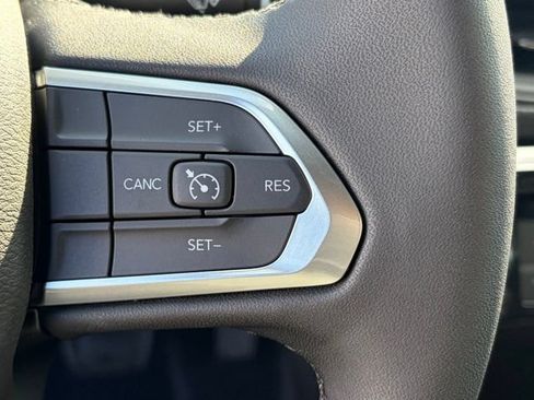 New 2026 Jeep Compass Latitude AWD/4WD image 17