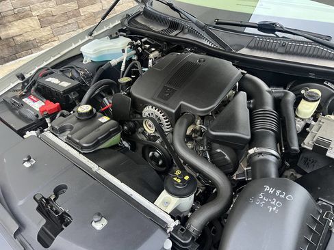 Used 2006 Lincoln Town Car Signature image 25