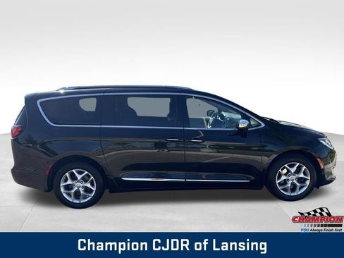 Used 2020 Chrysler Pacifica Limited FWD image 7