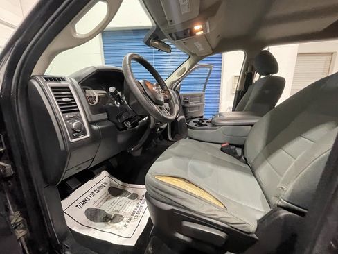 Used 2017 RAM 3500 Tradesman w/ Chrome Appearance Group image 11