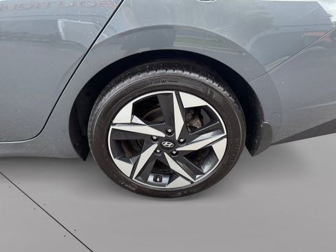 Used 2023 Hyundai Elantra SEL w/ Convenience Package FWD image 17