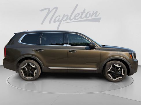 Used 2023 Kia Telluride S AWD/4WD image 7