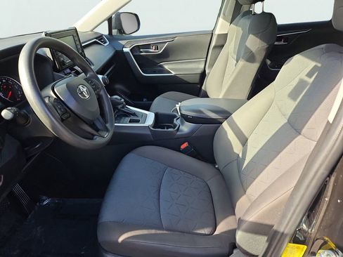 Used 2022 Toyota RAV4 XLE w/ Carpet Mat Package (TMS) image 29